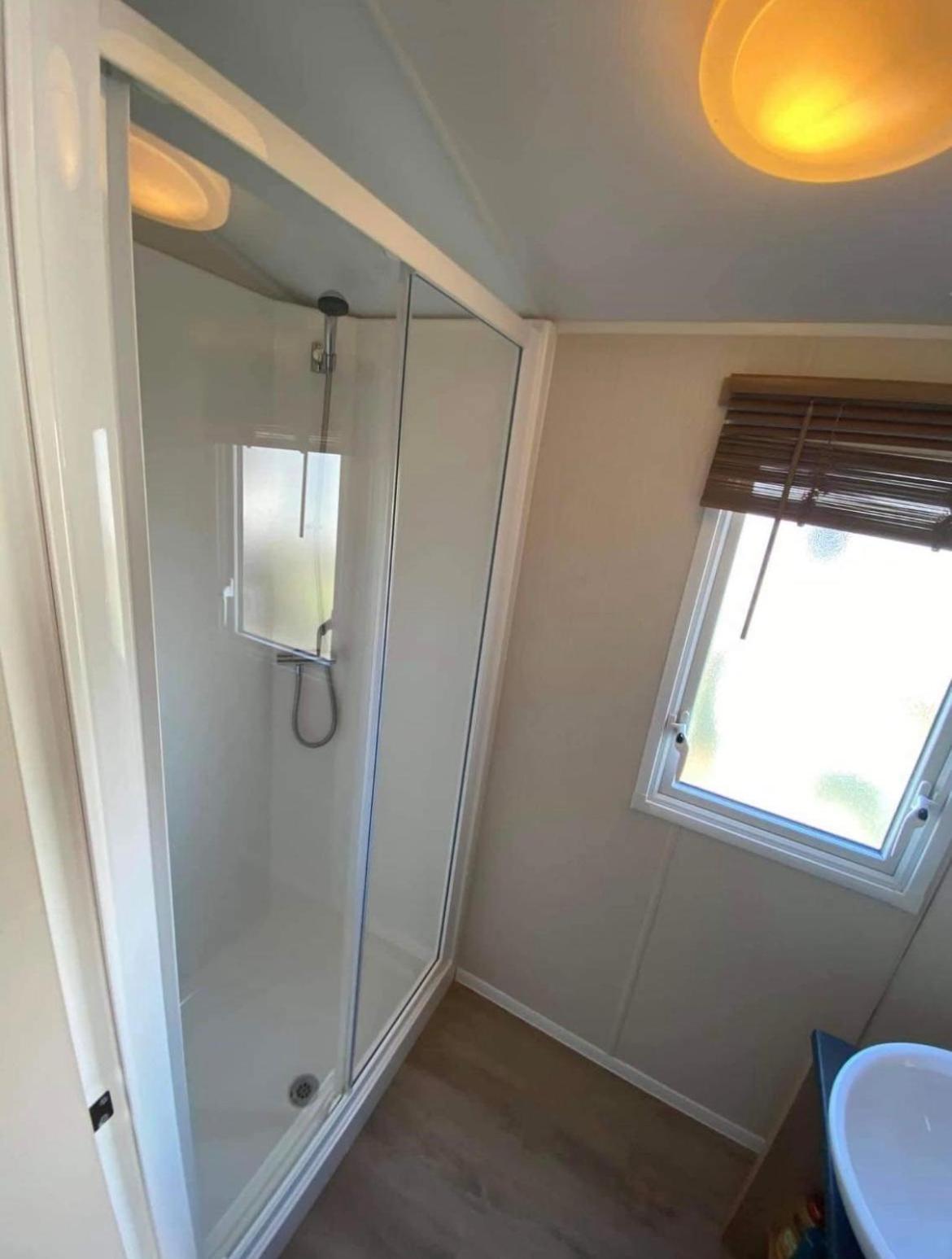 Lottielou'S Hot Tub Breaks At Tattershall Lakes Lincoln Luaran gambar
