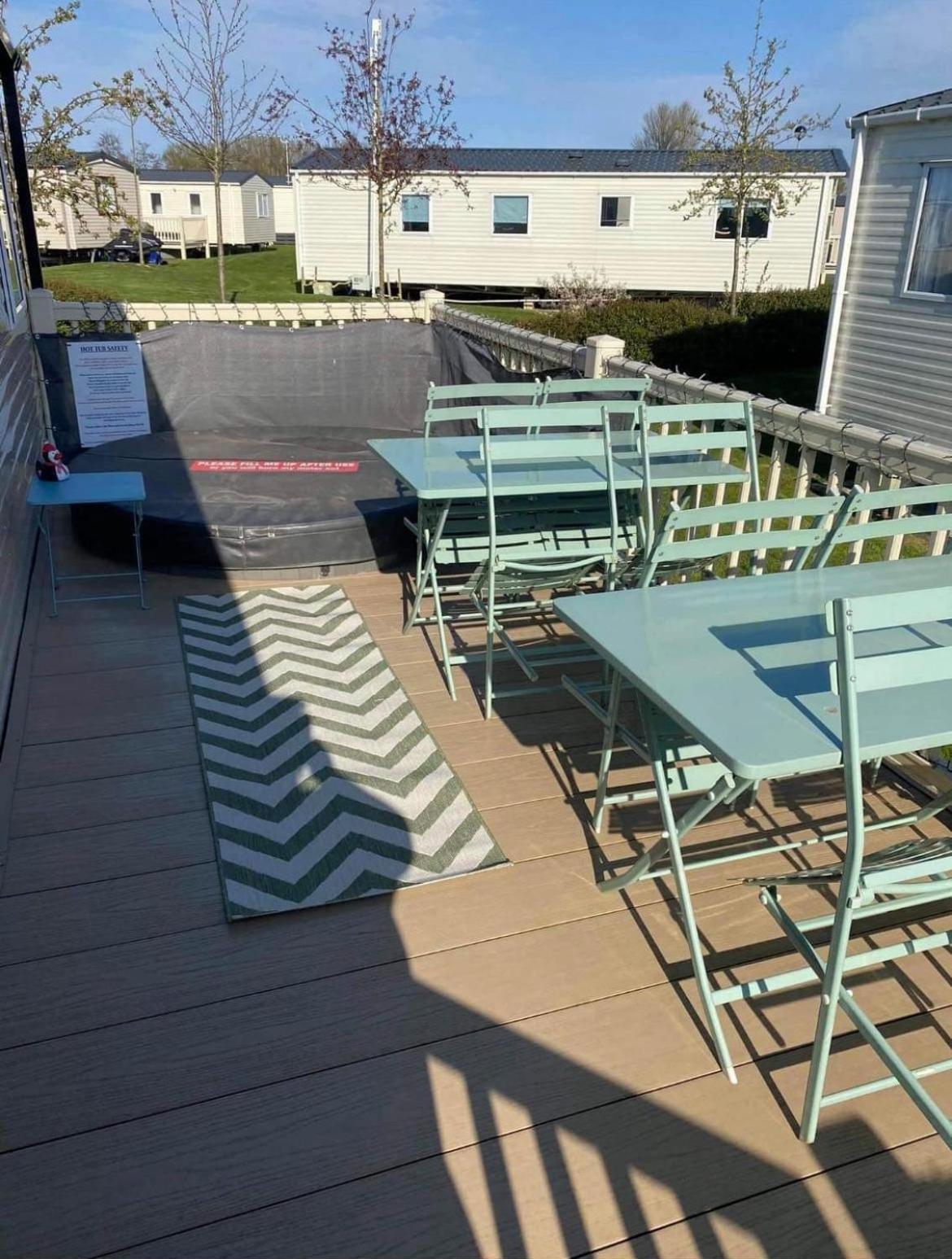 Lottielou'S Hot Tub Breaks At Tattershall Lakes Lincoln Luaran gambar
